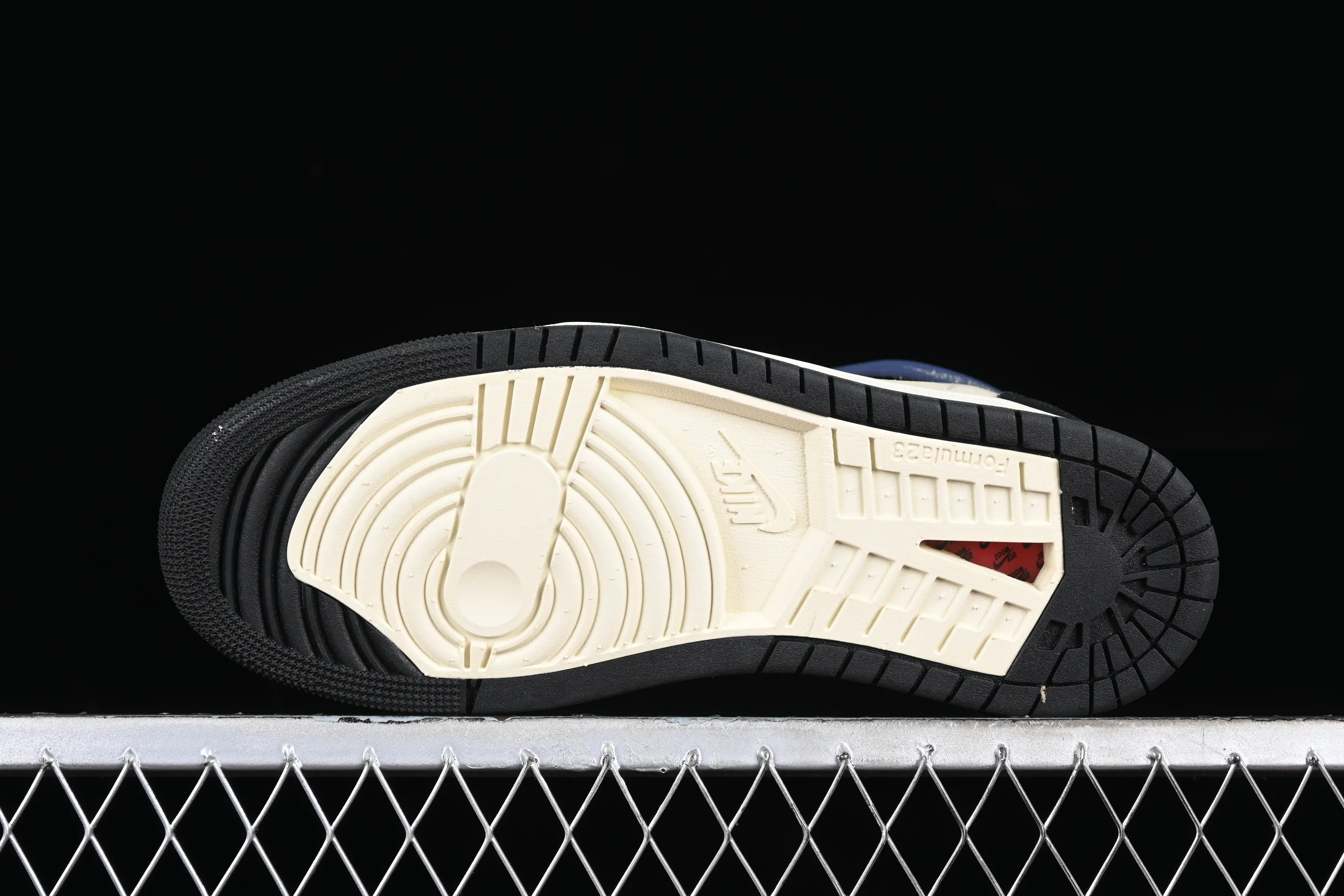 All categories Air Jordan Jordan series basketball shoes Air Jordan 1 High Air Jordan 1 Zoom CMFT AJ1 Joe 1 gray blue black hook high top basketball shoes DV1305-104